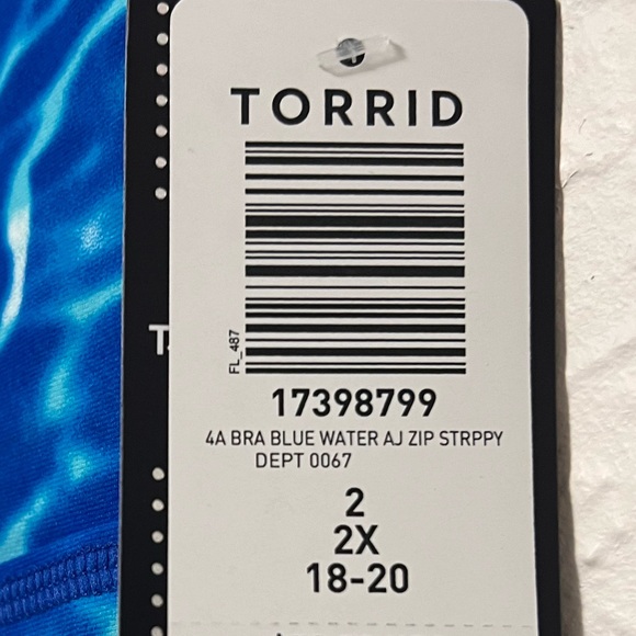 Torrid Low Impact Zip Front Strappy Workout Bra BNWT Size 2 - Picture 9 of 9